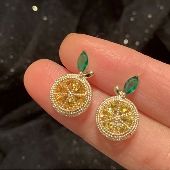 🍋 Betsey Johnson sweet & juicy sliced crystal lemon earrings 🍋 - Picture 4 of 8